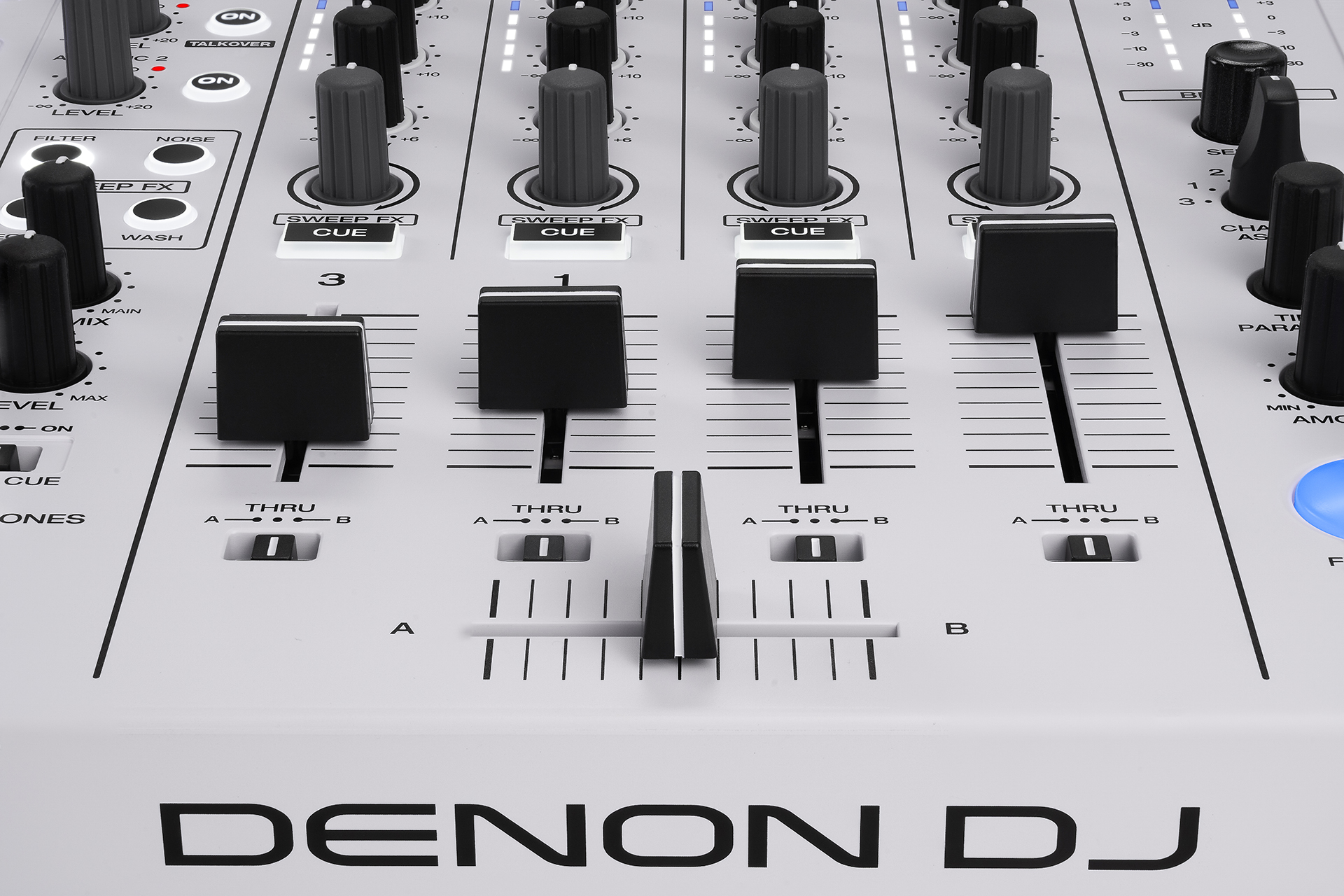 Denon Dj Sc Live 4 White Edition - Standalone DJ Controller - Variation 2