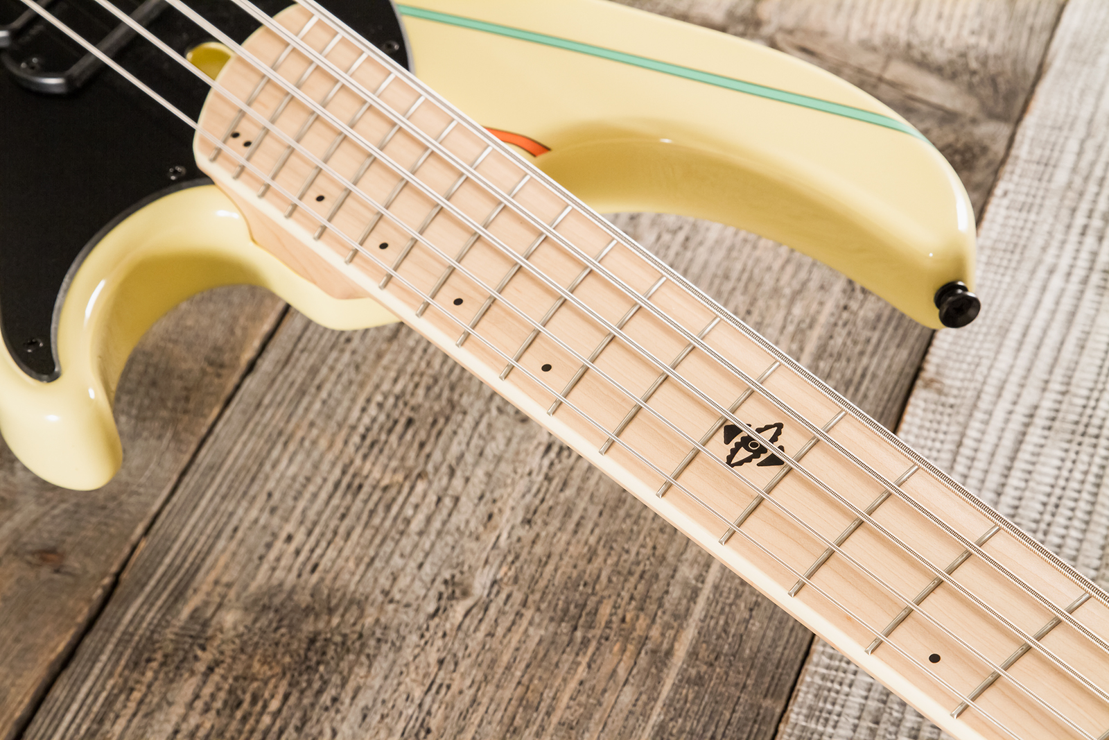 Dingwall John Taylor Rio Dream Jt3 5c Ltd Signature 3pu Active Mn - Creme - Solid body elektrische bas - Variation 8