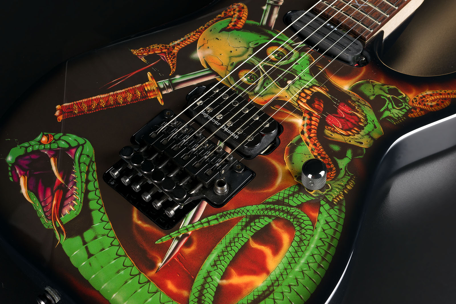 Esp Custom Shop George Lynch Skulls & Snakes Jap Signature Hst Fr Rw - Custom Graphic - Metalen elektrische gitaar - Variation 3