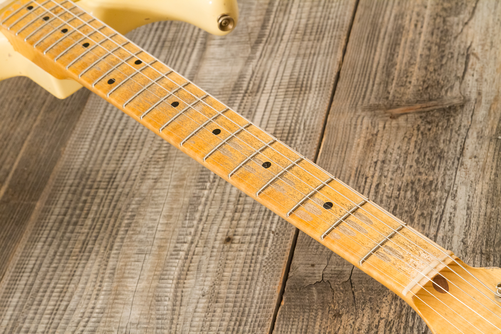 Fender Custom Shop Strat 1956 Hss Trem Mn #r143989 - Relic Vintage White - Elektrische gitaar in Strat vorm - Variation 5