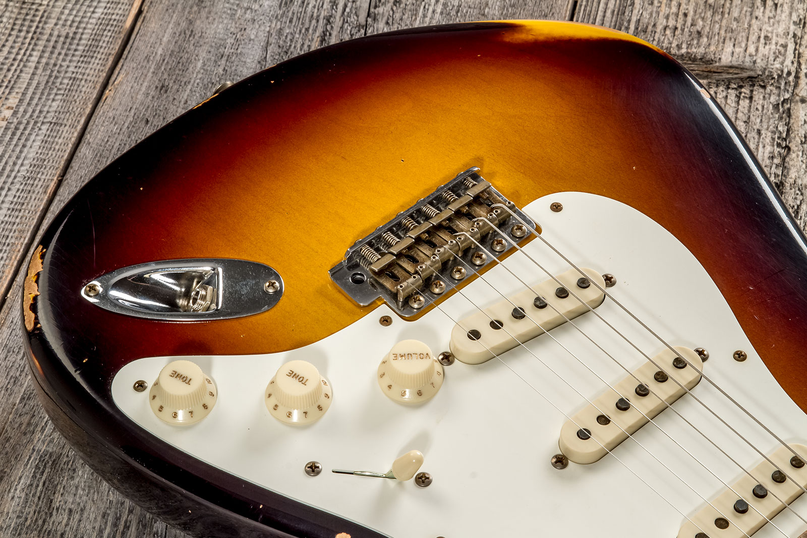 Fender Custom Shop Strat 1957 3s Trem Mn #cz575421 - Relic 2-color Sunburst - Elektrische gitaar in Str-vorm - Variation 3