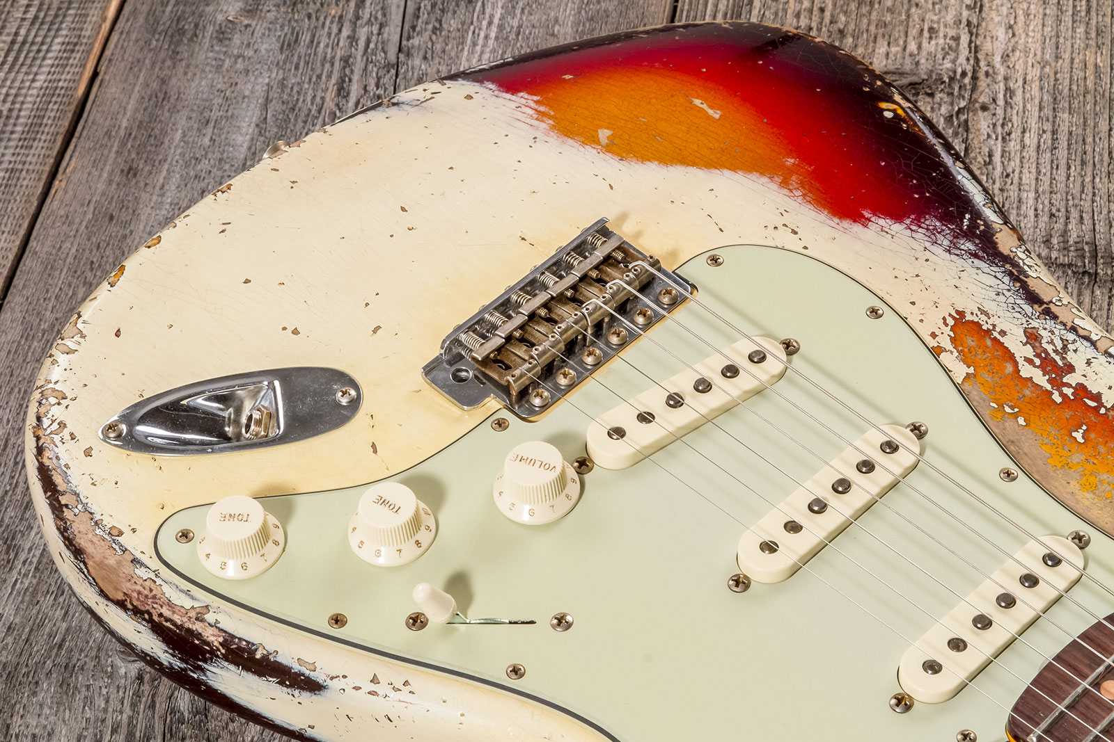 Fender Custom Shop Strat 1959 3s Trem Rw #cz576189 - Super Heavy Relic Vintage White O. 3-color Sunburs - Elektrische gitaar in Str-vorm - Variation 2