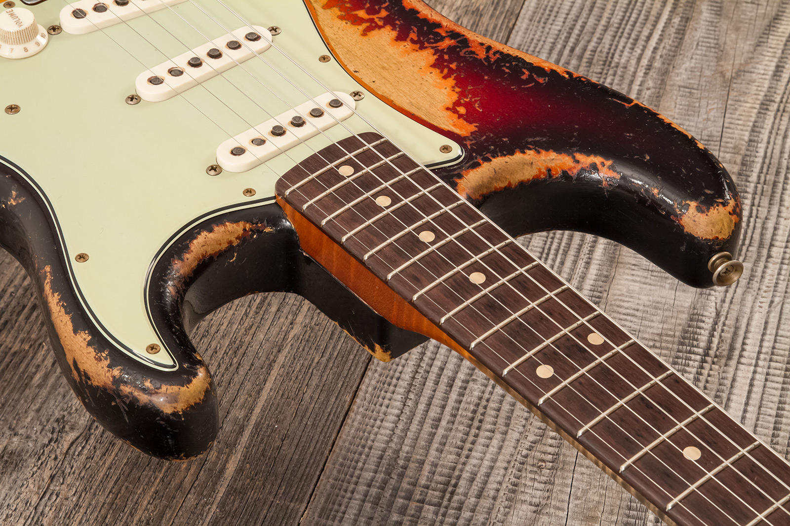 Fender Custom Shop Strat 1961 Masterbuilt D.wilson 3s Trem Rw #cz552177 - Heavy Relic 3-color Sunburst - Elektrische gitaar in Strat vorm - Variation 