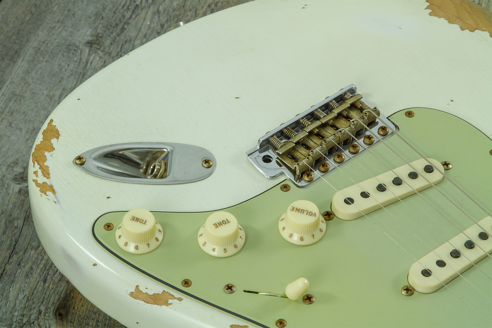 Fender Custom Shop Strat 1964 L-series 3s Trem Rw #l11710 - Heavy Relic Olympic White - Elektrische gitaar in Strat vorm - Variation 4