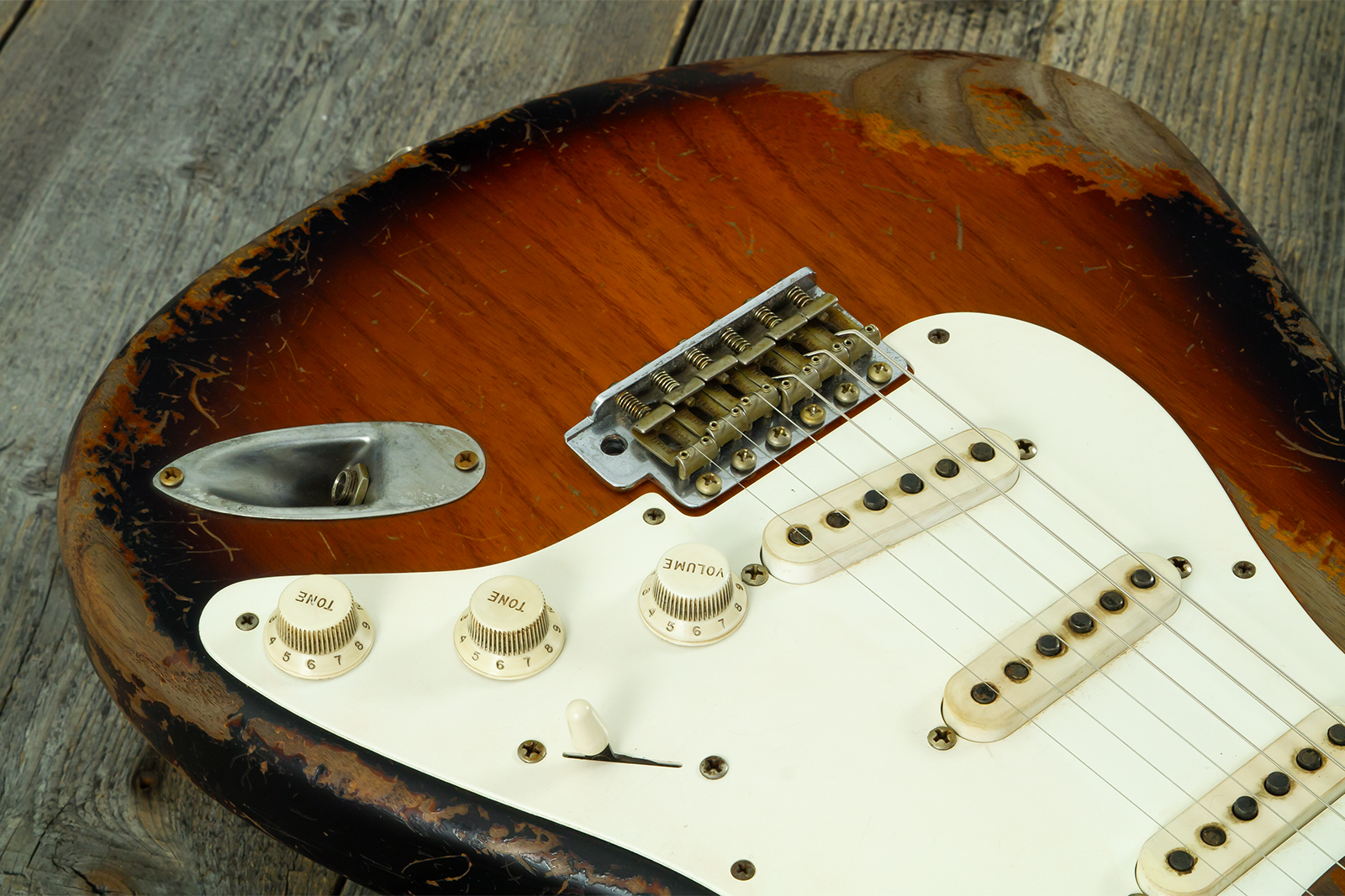 Fender Custom Shop Strat 50s Mb A.macnutt 3s Trem Rw #r132343 - Heavy Relic 2-color Sunburst - Elektrische gitaar in Strat vorm - Variation 6