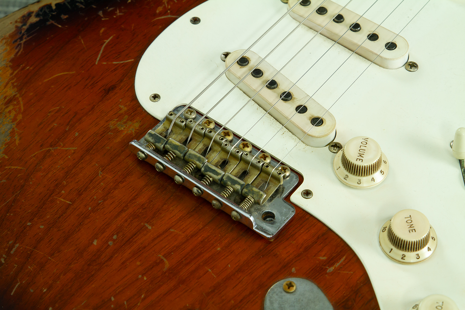 Fender Custom Shop Strat Late 1959 Mb A.macnutt 3s Trem Rw #r147577 - Heavy Relic 2-color Sunburst - Elektrische gitaar in Strat vorm - Variation 4