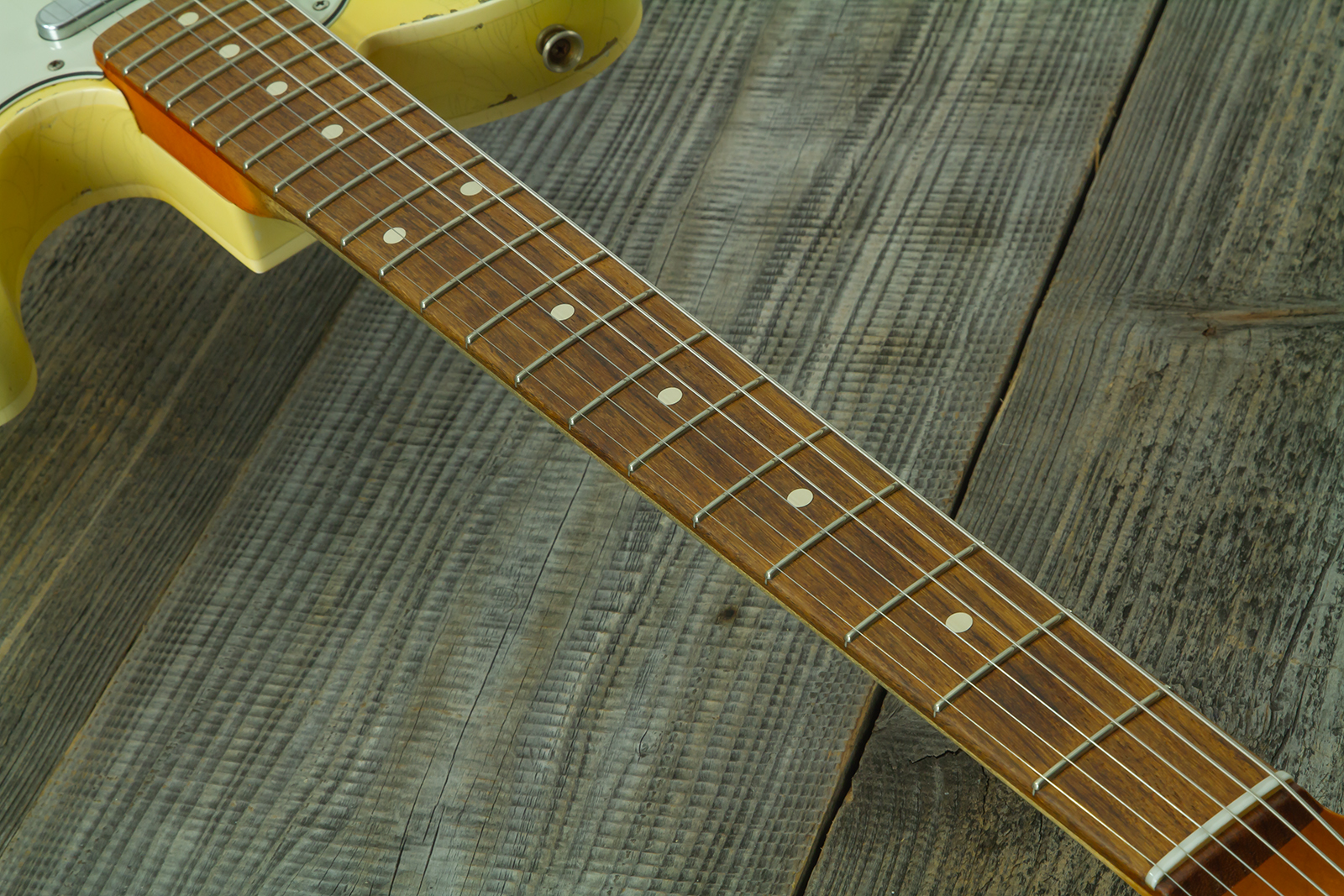 Fender Custom Shop Tele 1960 Custom Mb D.wilson 2s Ht Rw #cz547696 - Heavy Relic Aged Vintage White - Televorm elektrische gitaar - Variation 7