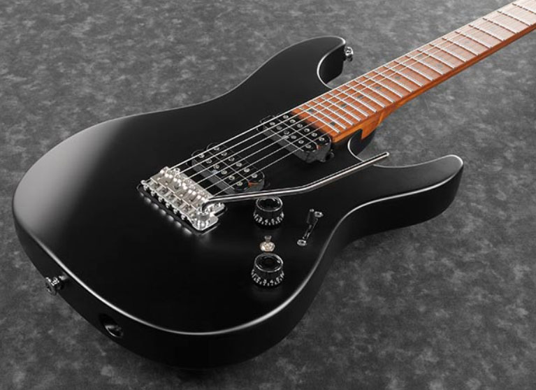 Ibanez Az2402 Bkf Prestige Jap Hh Seymour Duncan Trem Mn - Black Flat - Elektrische gitaar in Str-vorm - Variation 2
