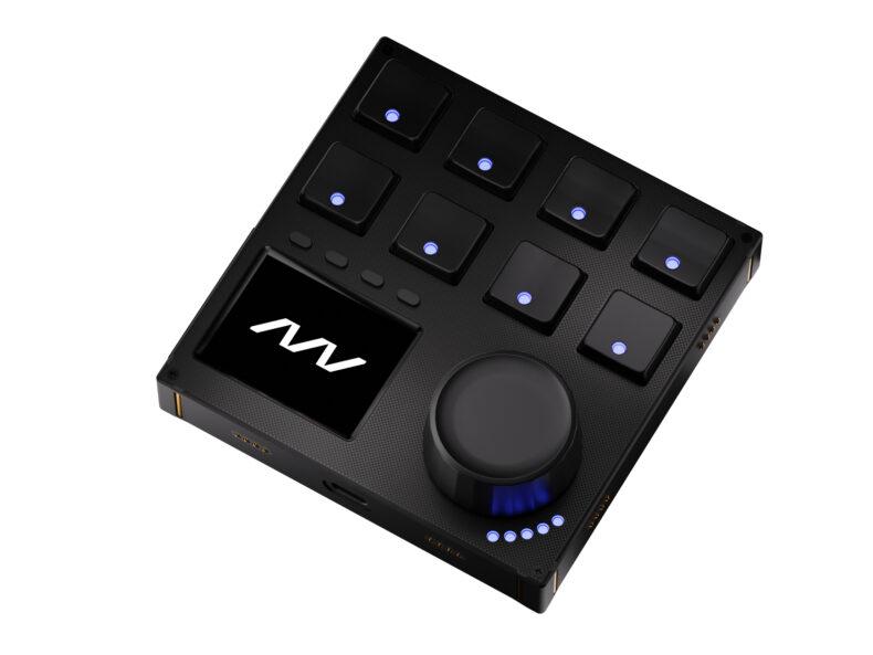 Intech Studio Grid Series 3 - Vsn1 Screen On Right - Midi Controller - Variation 2