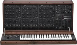 Synthesizer  Korg PS-3300 synthetiseur semi-modulaire + case