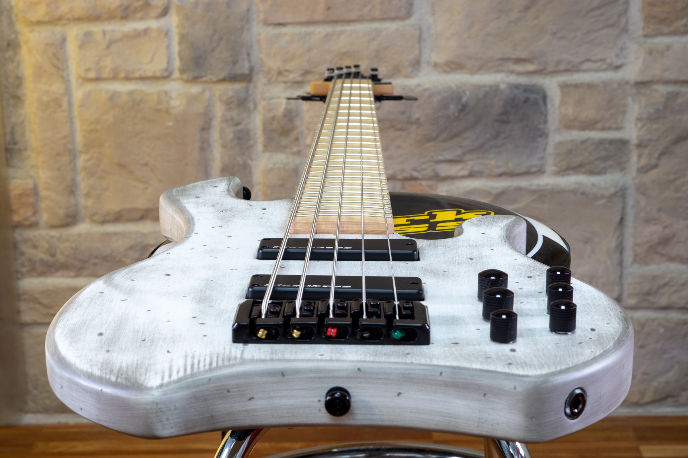 Markbass Mb Kimandu F1 5 Bk Mp 5c Active Mn - Old White - Solid body elektrische bas - Variation 2