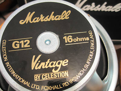 Marshall 1960av Angled 4x12 280w 4/8/16-ohms Stereo  Pan Coupe Vintage 30 - Elektrische gitaar speakerkast - Variation 3