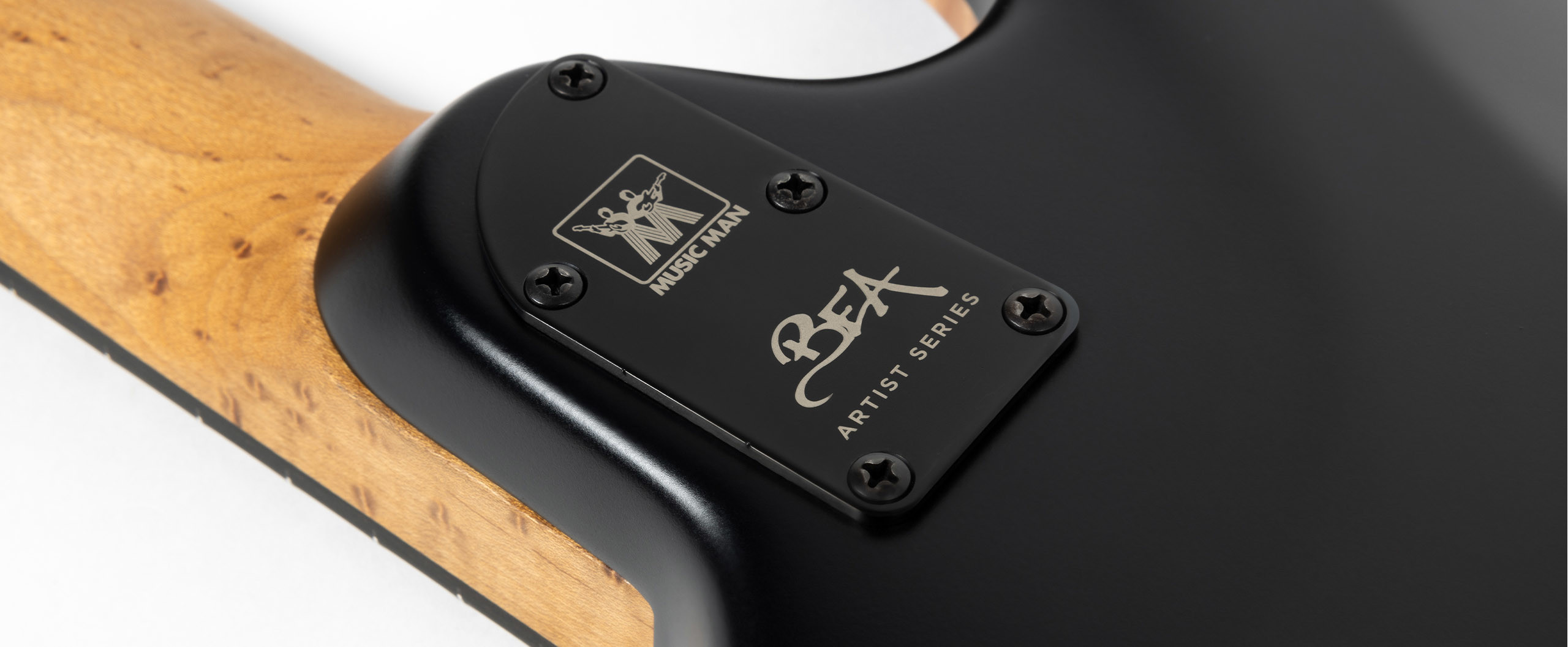 Music Man Rabea Massad Sabre Signature 2h Trem Eb - Carian Burst - Kenmerkende elektrische gitaar - Variation 7
