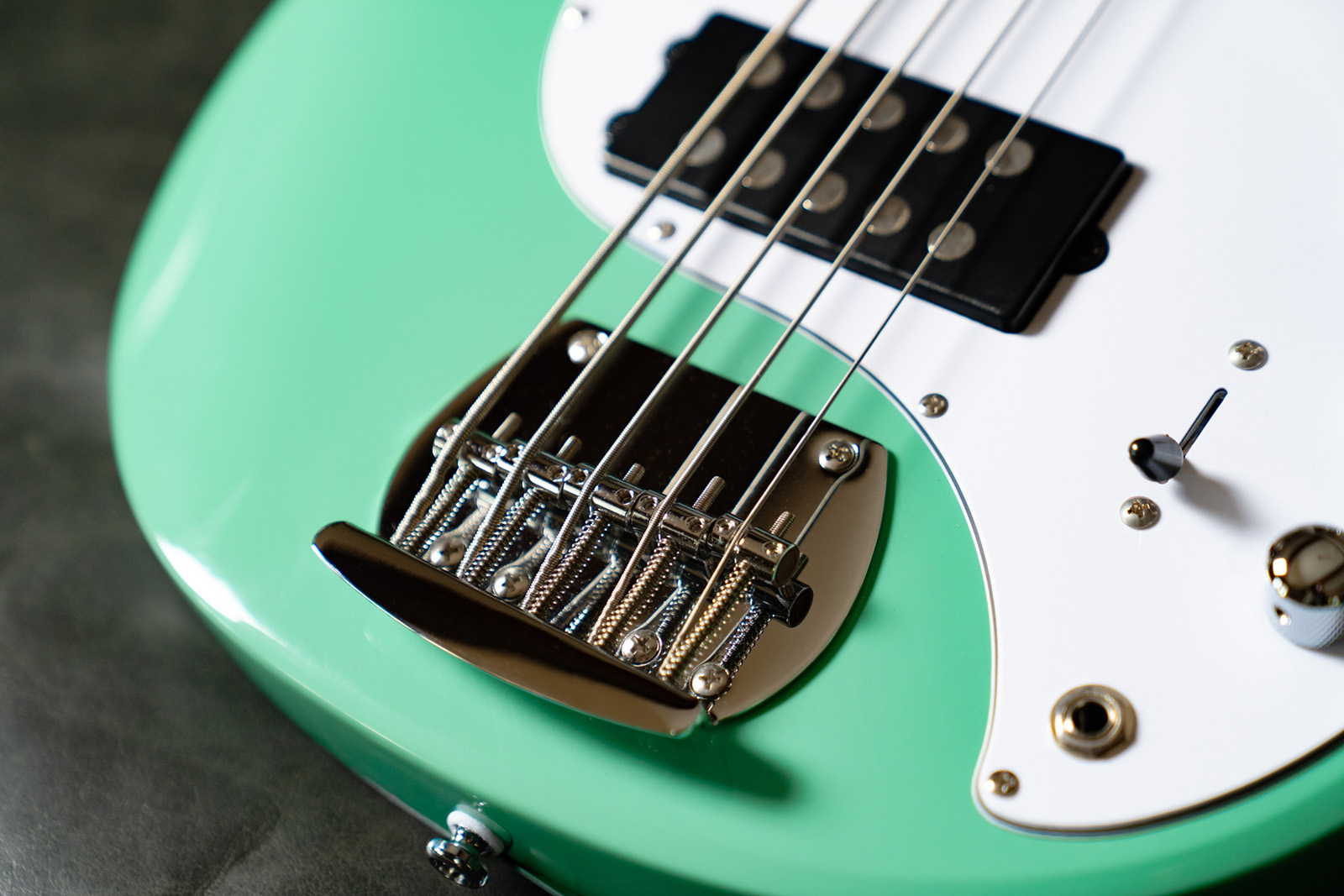 Sterling By Musicman Stingray4  5-cordes 1h Jat - Seafoam Green - Solid body elektrische bas - Variation 5