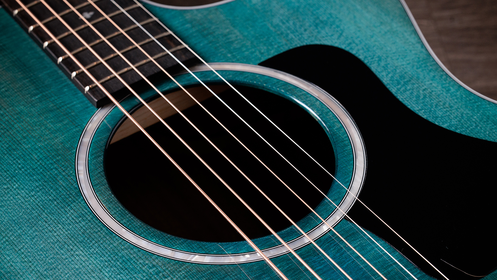 Taylor 214ce Plus Special Edition Grand Auditorium Cw Epicea Noyer Eb Es2 - Trans Blue - Folk gitaar - Variation 4