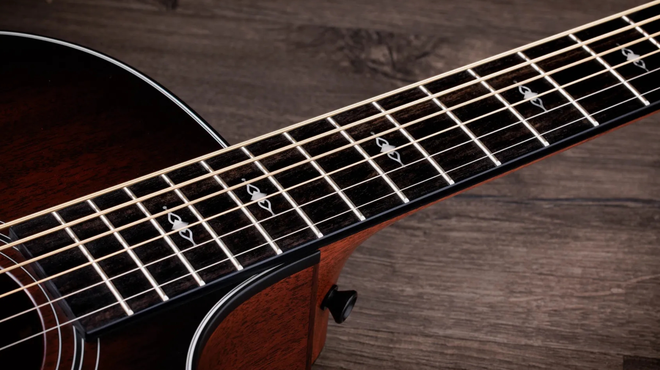 Taylor 324ce Baritone 6 Ltd Grand Auditorium Cw Tout Acajou Eb Es2 - Shaded Edgeburst Top Satin - Folk gitaar - Variation 2
