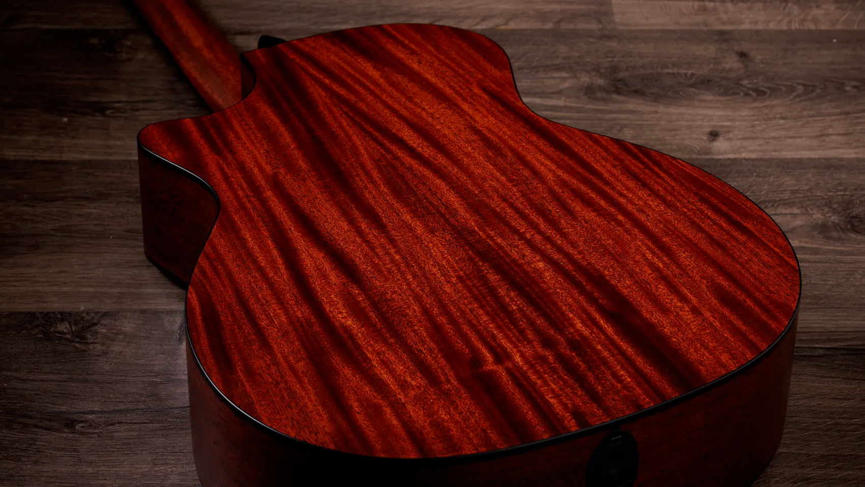 Taylor 324ce Baritone 8 Ltd Grand Auditorium Cw 8c Tout Acajou Eb Es2 - Shaded Edgeburst Top Satin - Folk gitaar - Variation 4