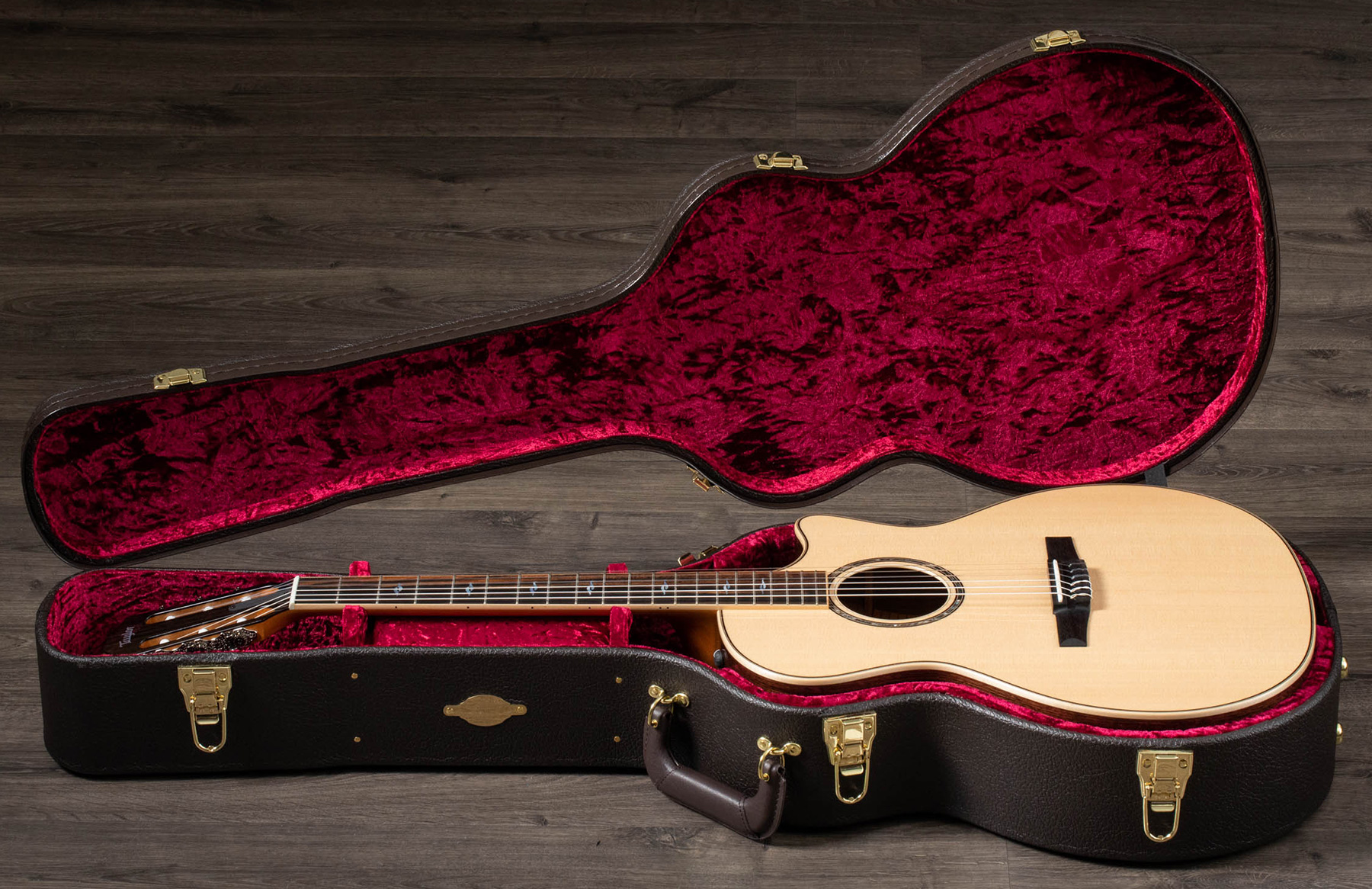 Taylor Guitare Classique Format 4/4 - Electro-acoustique - Klassieke gitaar 4/4 - Variation 8