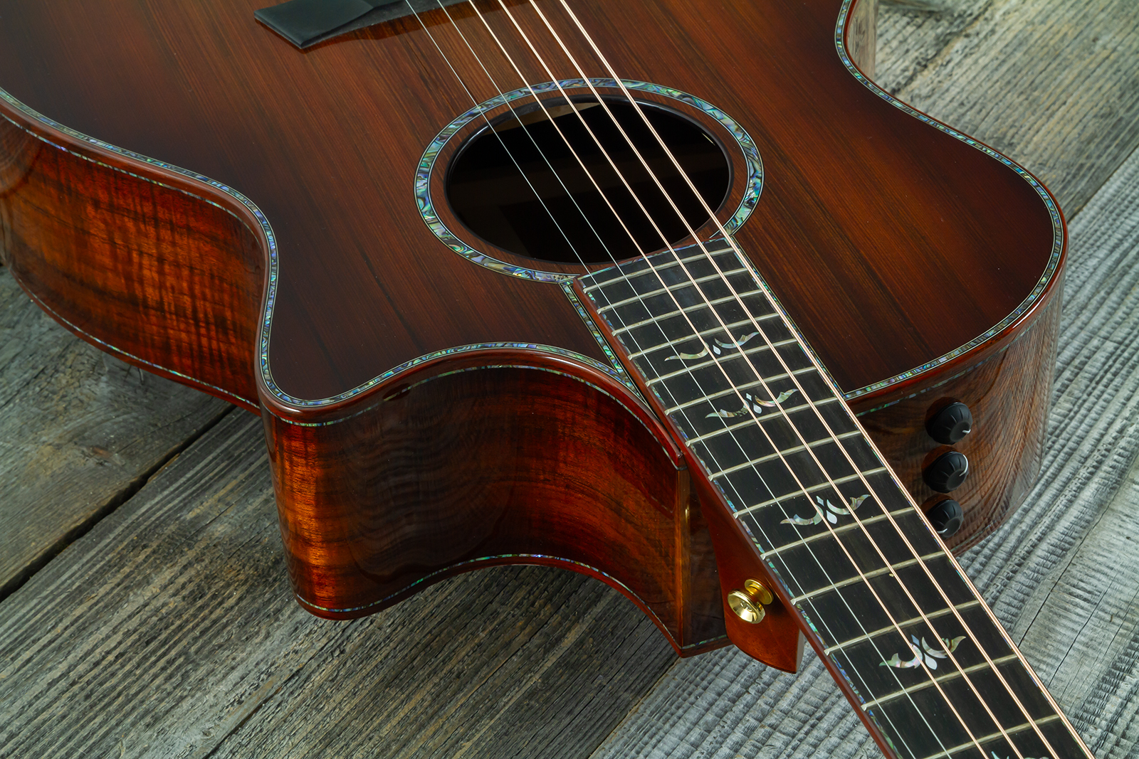 Taylor Custom Shop Grand Auditorium Cw Redwood / Koa Eb Es2 #1211143039 #1210103110 - Shaded Edgeburst - Folk gitaar - Variation 6