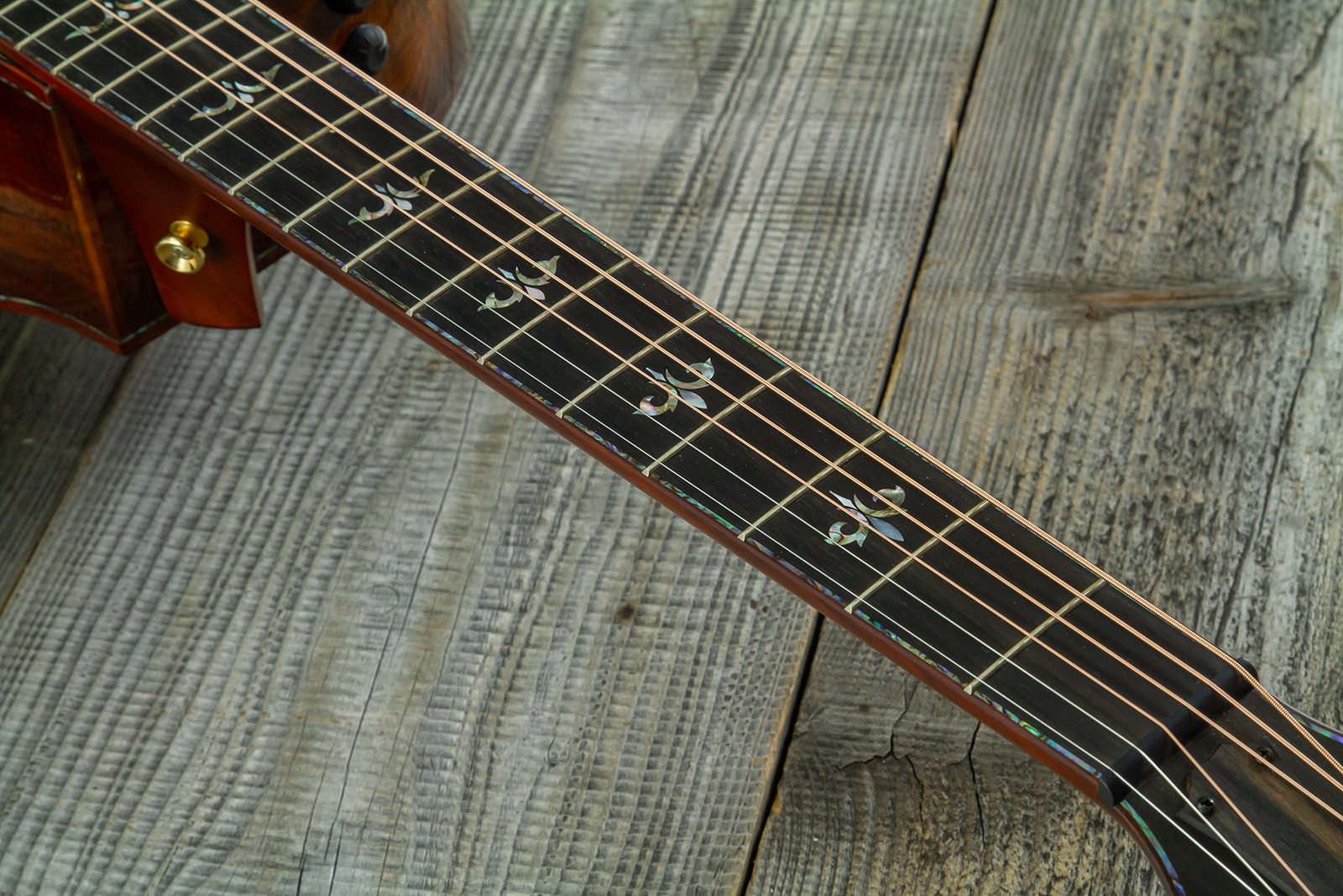 Taylor Custom Shop Grand Auditorium Cw Redwood / Koa Eb Es2 #1211143039 #1210103110 - Shaded Edgeburst - Folk gitaar - Variation 7